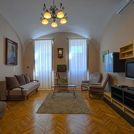 Demetrovics Udvarhaz Eger Extérieur photo