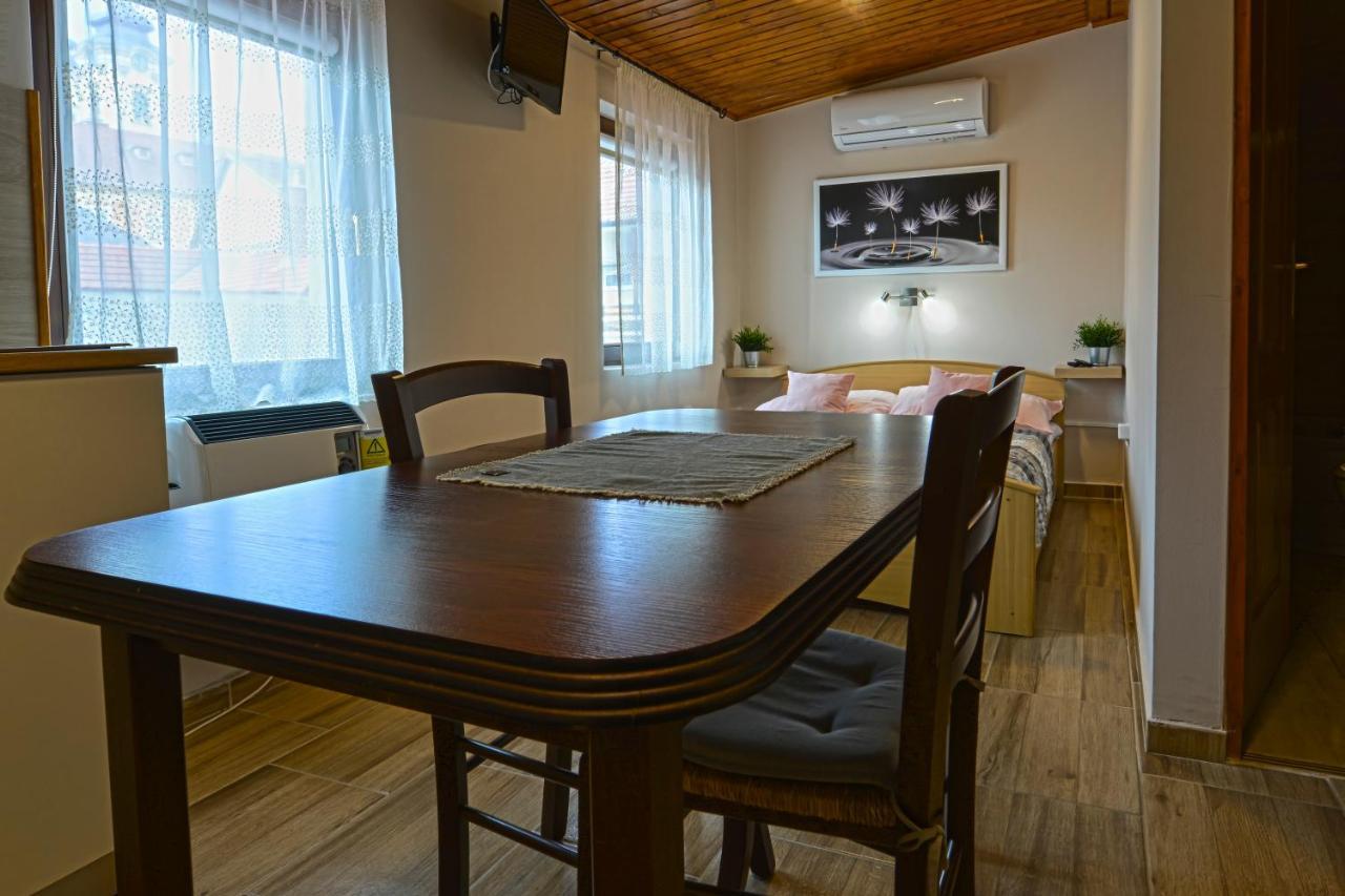 Demetrovics Udvarhaz Eger Extérieur photo