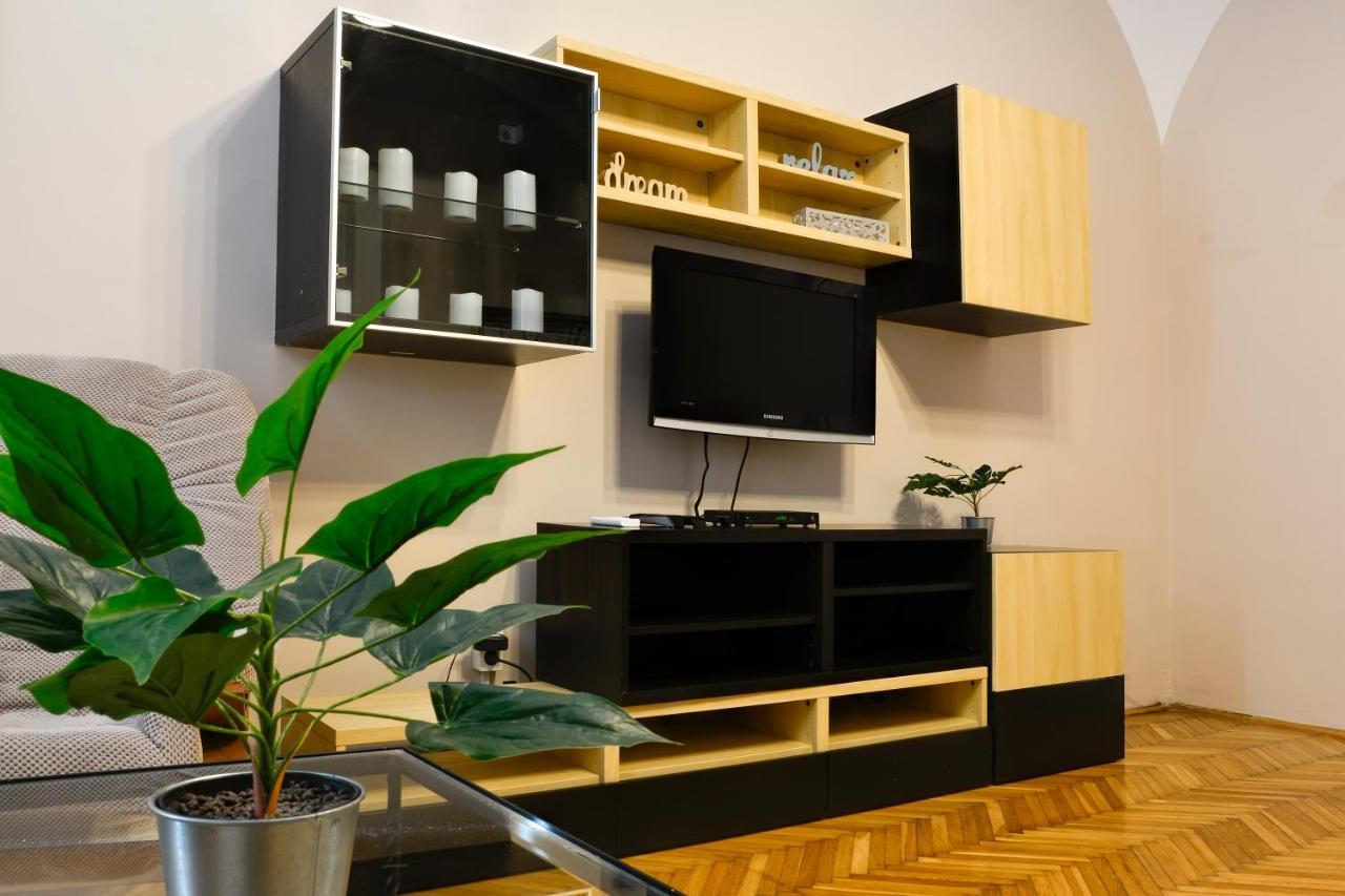 Demetrovics Udvarhaz Eger Extérieur photo