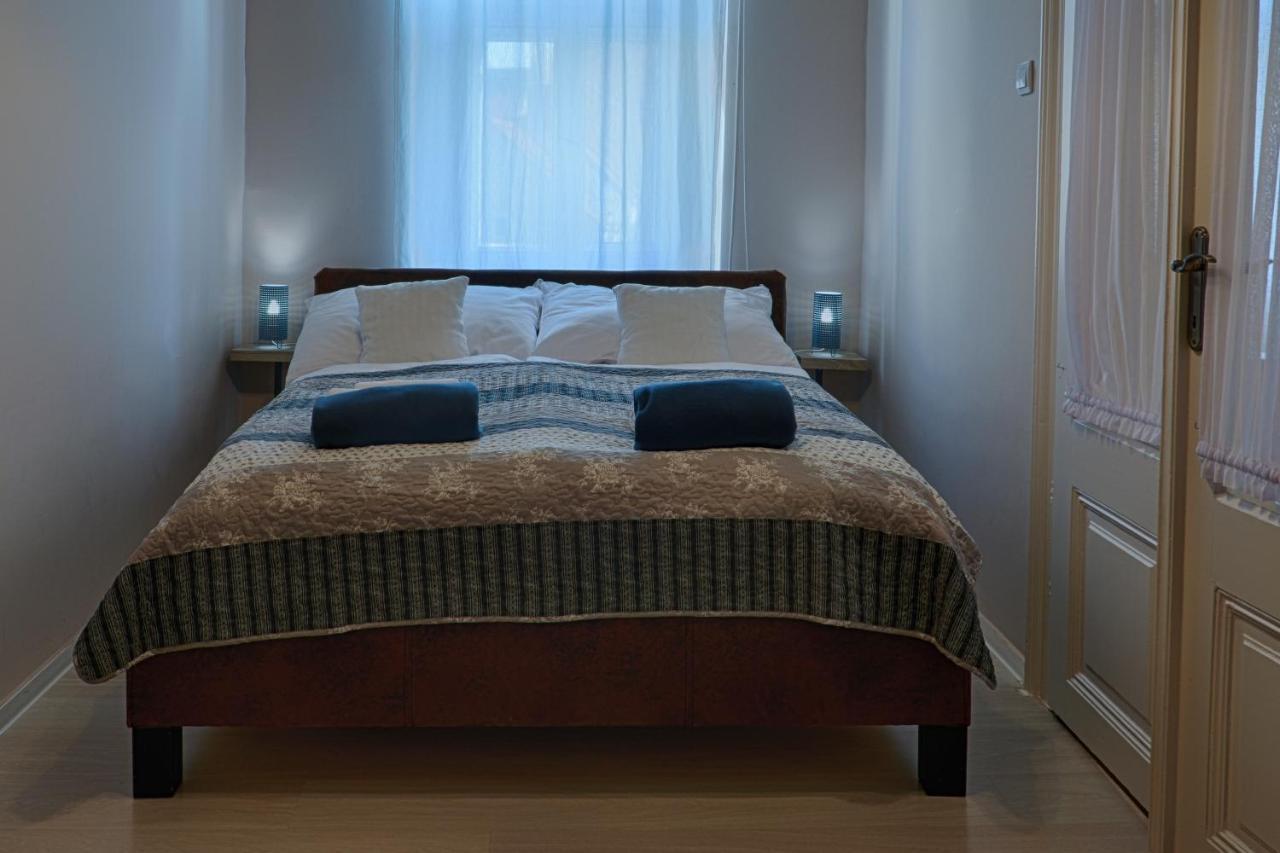Demetrovics Udvarhaz Eger Extérieur photo
