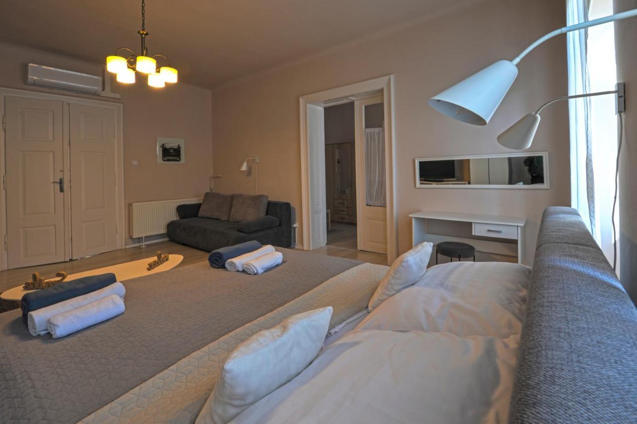 Demetrovics Udvarhaz Eger Extérieur photo